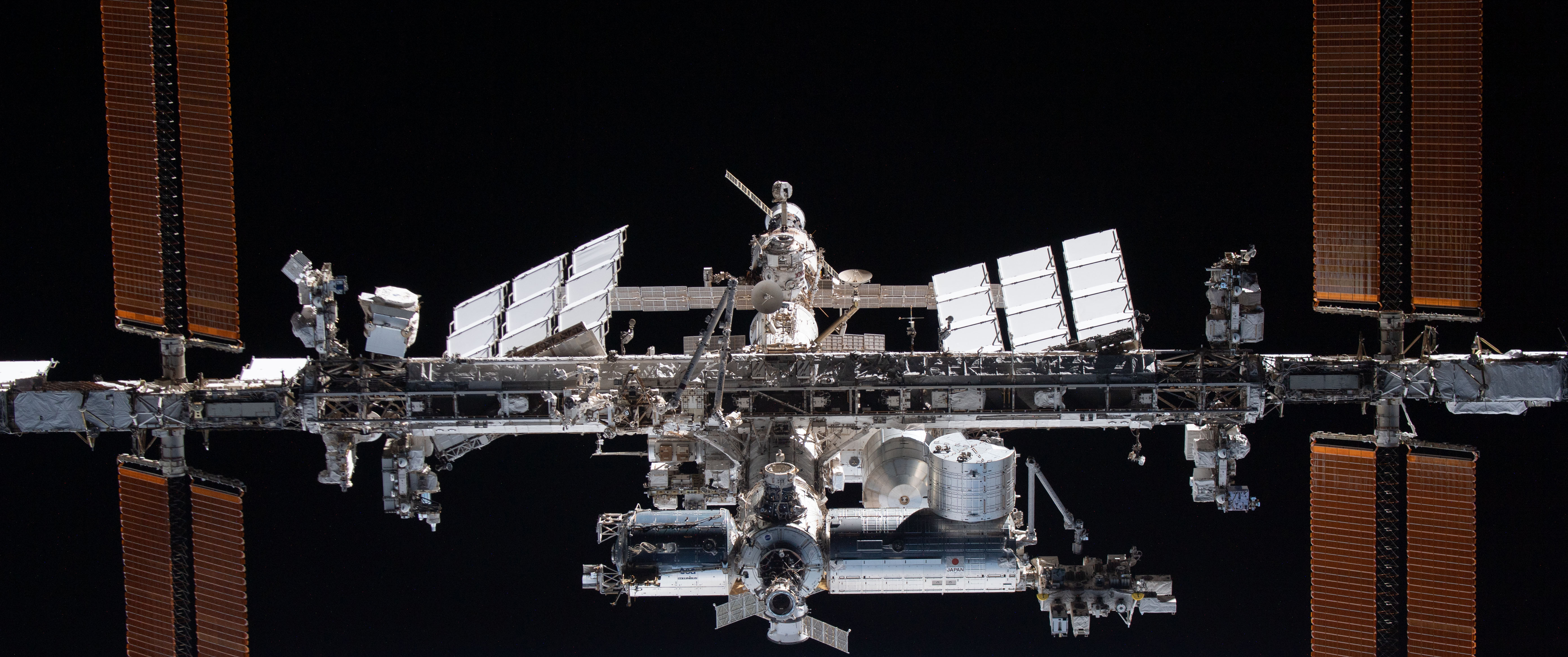 /%20The%20devices%20under%20test%20will%20include%20halide%20perovskite-based%20cells%2C%20a%20likely%20materials%20platform%20for%20next-generation%20solar%20cells.%20