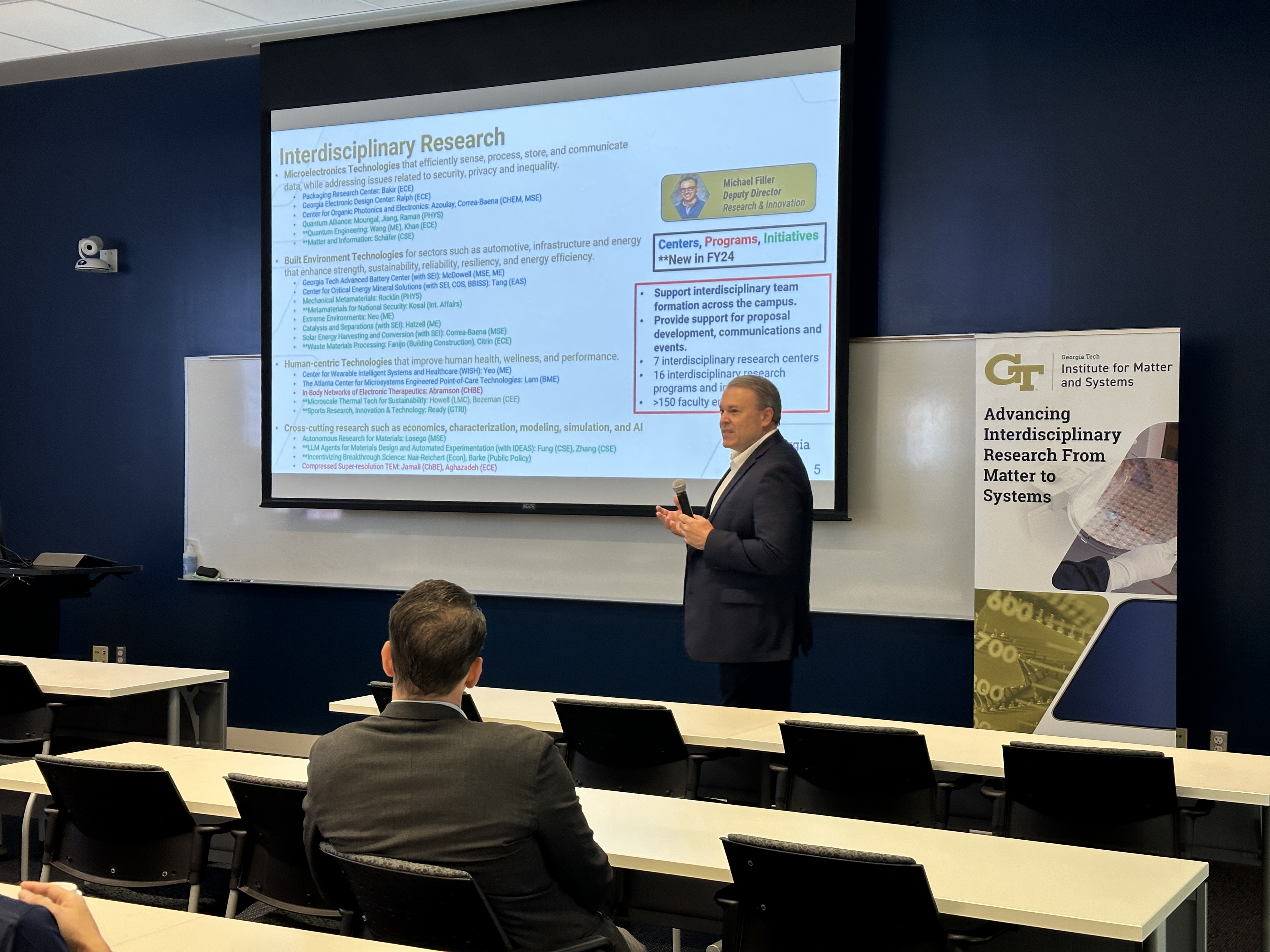 /Eric%20Vogel%20gives%20opening%20remarks%20at%20the%20IMS%20opening%20showcase