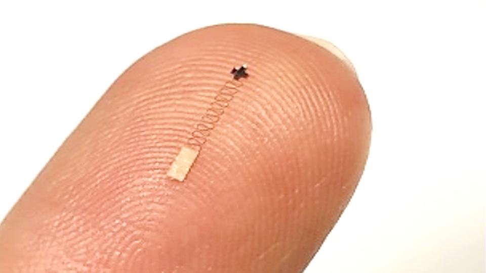 A micro-scale brain sensor on a finger
