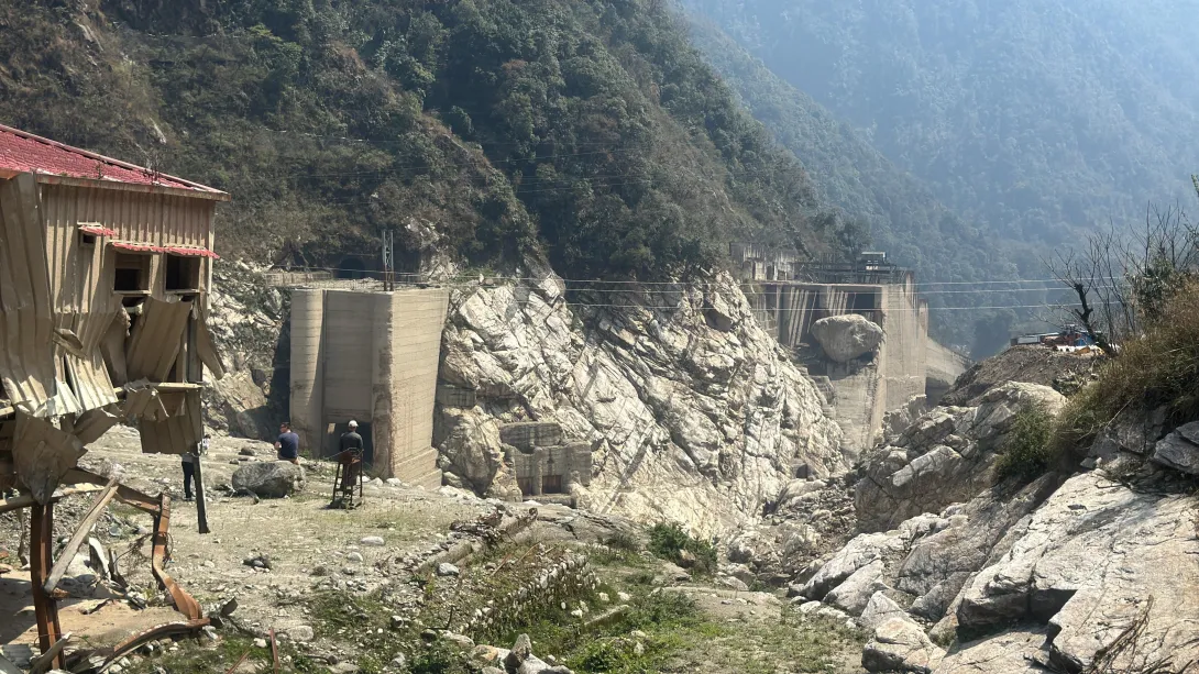Students visited Lachung and Chungthang in Sikkim, India. Upstream in the Teesta Valley, students examined how steep terrain and river confinement amplify flood forces and how failures can cascade across an entire corridor of infrastructure. 